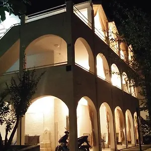 https://kilic-apartments.hotels-in-trogir.com