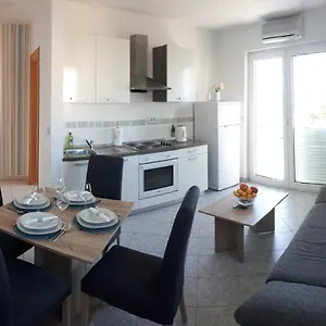 https://apartment-dana-zadar.hotelinzadar.com