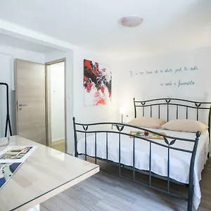 Mendi 3*, Trogir Croatie
